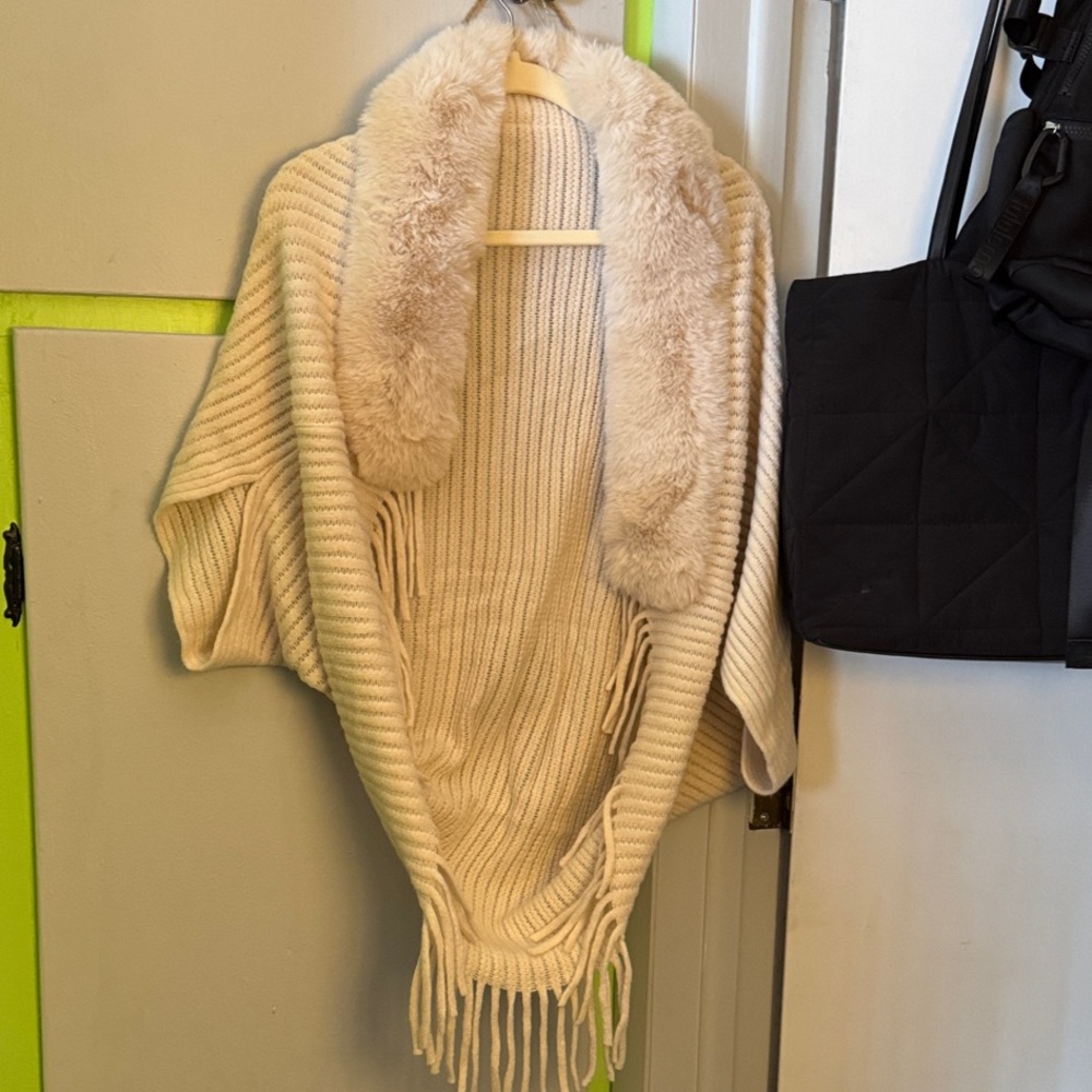 Women's Cream Sweater shawl/shrug with Faux Fur Collar